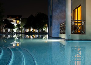 1178404-pool-side-balcony
